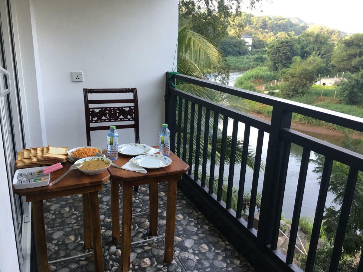Jenushi Homestay Kandy Zewnętrze zdjęcie