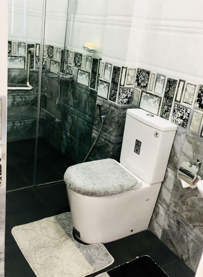 Jenushi Homestay Kandy Zewnętrze zdjęcie