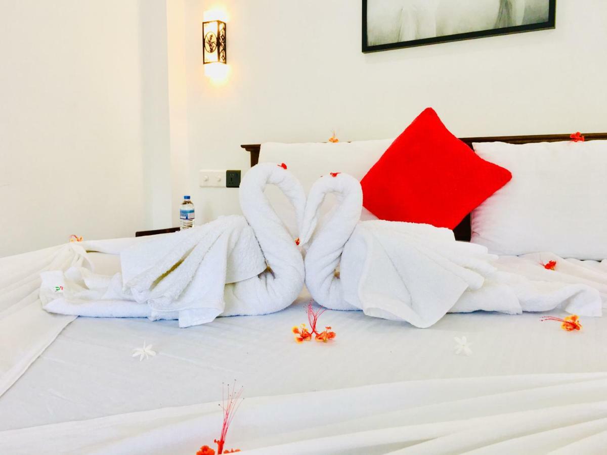 Jenushi Homestay Kandy Zewnętrze zdjęcie