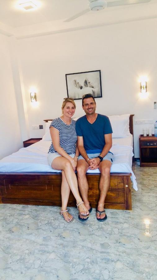 Jenushi Homestay Kandy Zewnętrze zdjęcie
