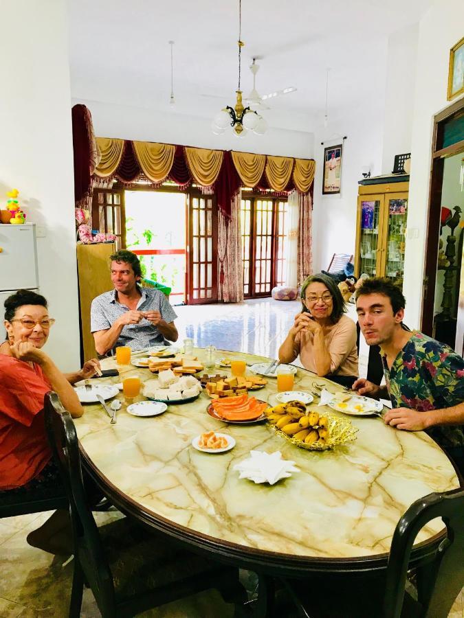 Jenushi Homestay Kandy Zewnętrze zdjęcie