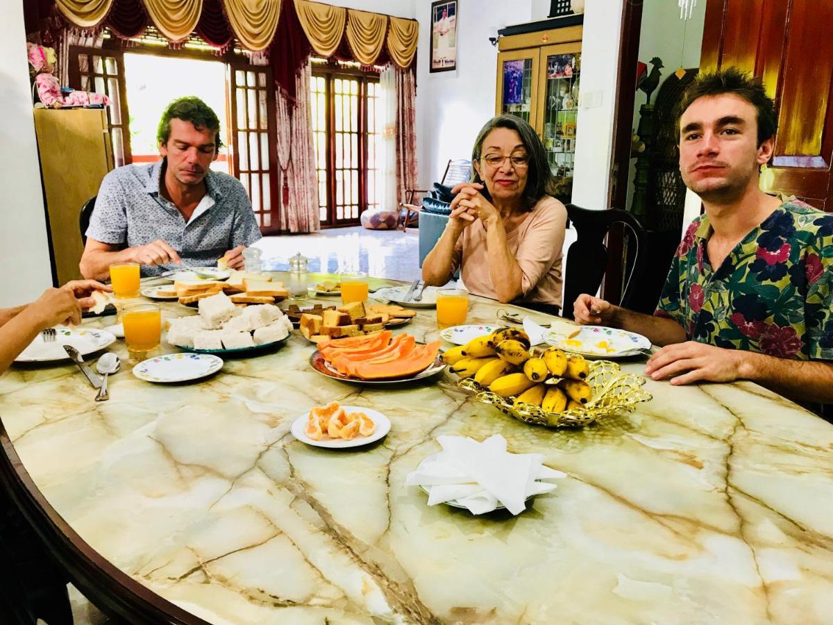 Jenushi Homestay Kandy Zewnętrze zdjęcie